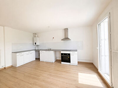 A VENDRE MAISON MITOYENNE 89 m² Jardin Garage
