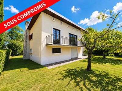 A vendre LA ROCHETTE - MAISON 116 M² - GARAGE 80 M² - JARDIN - FORT POTENTIEL
