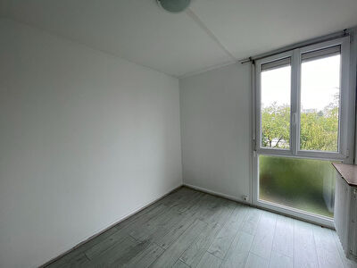 DUPLEX 4 PIÈCES - 96,25 m² - 3 CHAMBRES - LE MEE SUR SEINE + 1 PLACE DE STATIONNEMENT LE MEE SUR SEINE photo 5