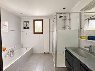 A vendre Maison familiale 7 pièces -152 m² Carrez -178 m² au sol - Terrain 645 m² - DPE B MELUN photo 6