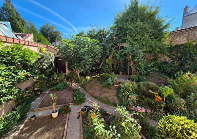Centre-ville de Nangis_Maison de caractère 200m² - 5 chambres, jardin et dépendance