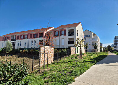 Melun _Appartement 4 pièces 84 m² MELUN