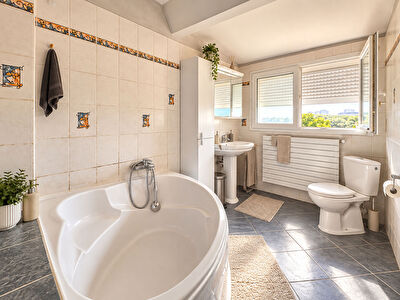 A vendre Melun Maison familiale 5 pièces 110 m2 4 chambres jardin plein sud DPE B MELUN photo 3
