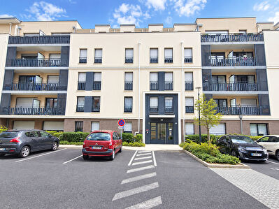 À LOUER - BEL APPARTEMENT MEUBLÉ AVEC BALCON ET PARKING - MELUN MELUN photo 5