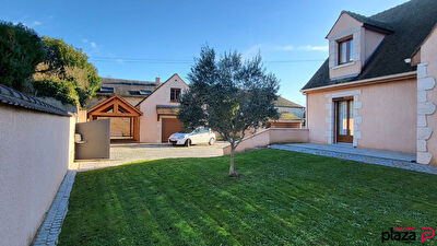 Magnifique propriété avec deux habitations sur grand terrain clos de murs entre Dourdan et Etampes.