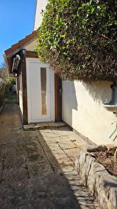 MAISON TRADITIONNELLE - 4 chambres - garage double - beau jardin.