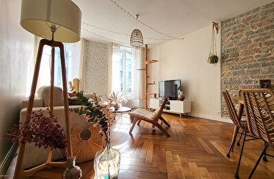 Appartement rénové de centre ville, 2 chambres