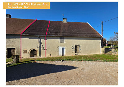Maison appartement à réhabiliter - jardin - stationnements - cave - remise - St Germain les Arlay
