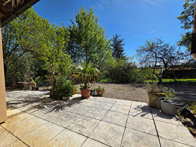 Maison individuelle de plain-pied 135m², Saillenard, terrain 5000m² et dépendances