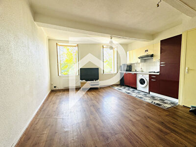 Charmant appartement T1 lumineux avec vue dégagée ? Idéal investisseur ou premier achat ? Résidence calme et bien entretenue