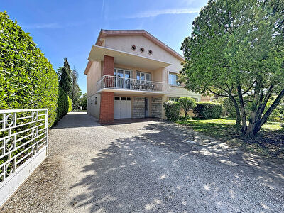 Maison St Jean - 14 pièce(s) - 264 m2