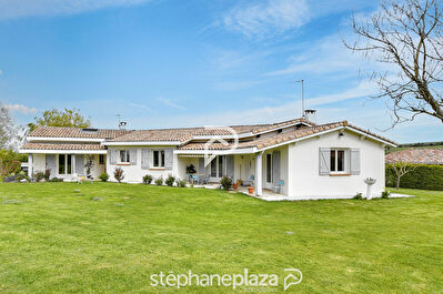 Maison Ste Foy D Aigrefeuille plain pied - 6 pièce(s) - 178 m2