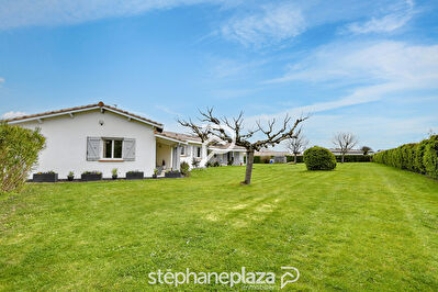 Maison Ste Foy D Aigrefeuille plain pied - 6 pièce(s) - 178 m2