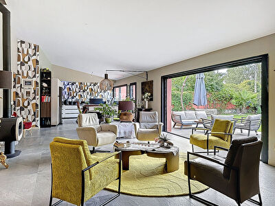 Maison Auriac Sur Vendinelle - 6 pièce(s) - 200 m2