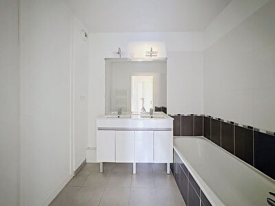 Appartement DERNIER ETAGE 3 pièce(s) 55.28 m2