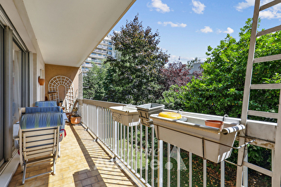 Spacieux cinq pièces avec balcons - calme - verdure et fort potentiel ! PARIS photo 3