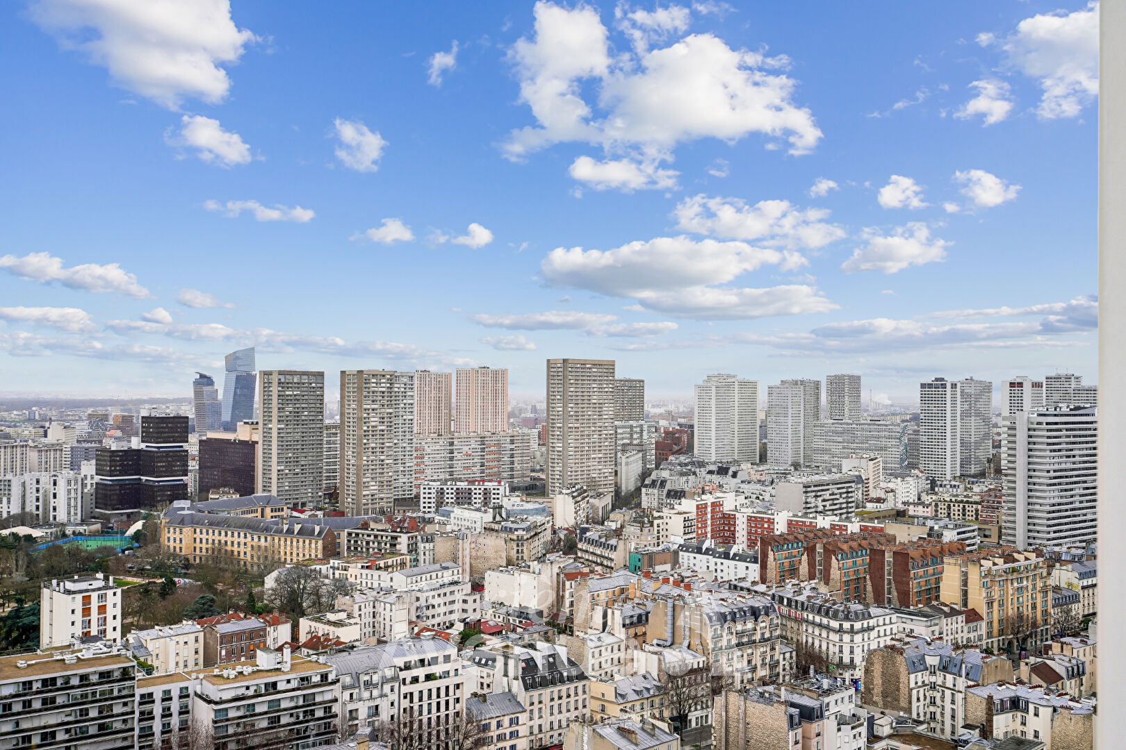 Appartement - Cave - Parking - Ascenseur - Vues - PARIS