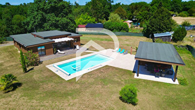 Maison de plain-pied, 2013, trois chambres, piscine et pool House