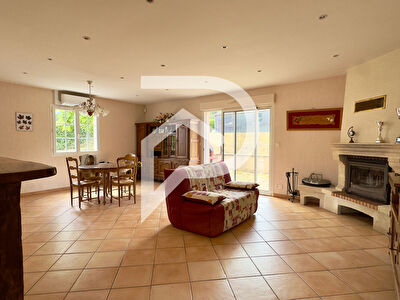 Maison de plain-pied Villamblard 3 chambres et garages