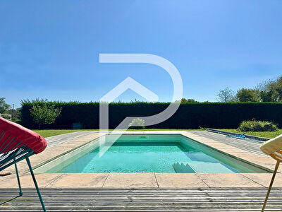 Maison de plain-pied 3 chambres, piscine à BOURGNAC