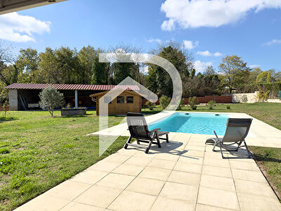 Maison, 3 chambres,  piscine garages et hangar BOURGNAC