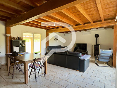 Maison, 3 chambres,  piscine garages et hangar BOURGNAC