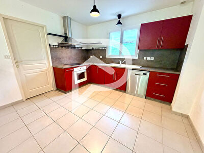 Maison à ST PIERRE DE CHIGNAC