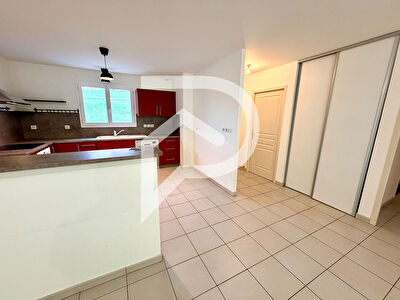 Maison à ST PIERRE DE CHIGNAC