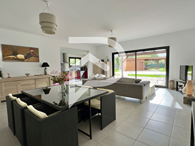 Maison de plain-pied, 2013, trois chambres, piscine et pool House