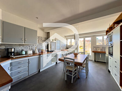 Maison Saint-germain-du-salembre 7 pièce(s) 210 m2