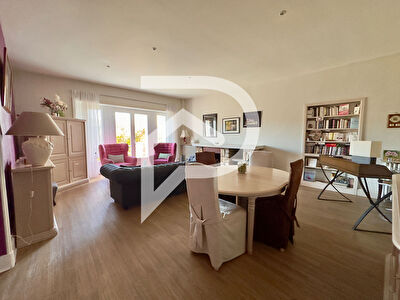 Maison Saint-germain-du-salembre 7 pièce(s) 210 m2