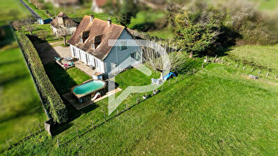 Maison 6 pièces 160 m2 et 8125m2 de terrain