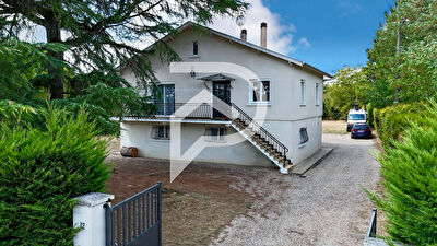 Maison/garage/piscine Saint Front De Pradoux 6 pièce(s) 136 m2