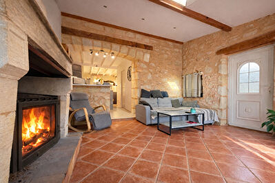 Charmante maison en pierre avec jardin et dépendance ? Saint-Laurent-d'Arce