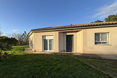 BELLE CONTEMPORAINE BIEN EQUIPEE SUR JOLI TERRAIN DE 1005 M² ET GARAGE - ST CHRISTOLY DE BLAYE