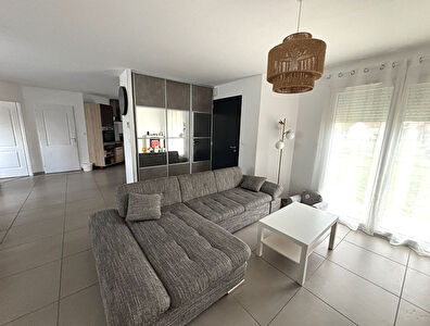 BELLE CONTEMPORAINE BIEN EQUIPEE SUR JOLI TERRAIN DE 1005 M² ET GARAGE - ST CHRISTOLY DE BLAYE