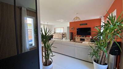 EXCLUSIVITE : BELLE CONTEMPORAINE DE 4 CHAMBRES SUR AGREABLE TERRAIN DE 1177 M² - COMMUNE DE VAL DE VIRVEE