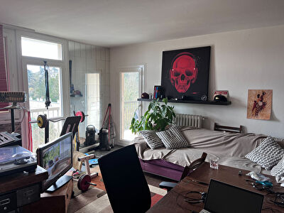 Appartement à vendre à Le Pecq de 71 m2 avec balcon et parking extérieur