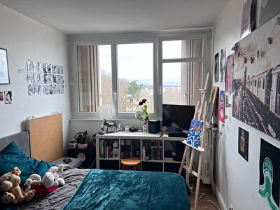 Appartement à vendre à Le Pecq de 71 m2 avec balcon et parking extérieur