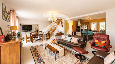 A Vendre Maison située à Orgeval de 6 pièces pour 142 m2