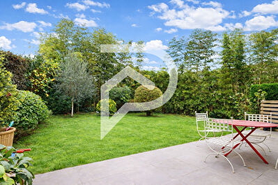 Triangle d'or de Marly-le-Roi - Maison de 190 m2 - DPE C - 5 chambres - jardin - garage - sous-sol total