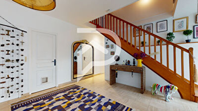 Triangle d'or de Marly-le-Roi - Maison de 190 m2 - DPE C - 5 chambres - jardin - garage - sous-sol total