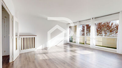 RARE sur le secteur - Le Pecq grand studio de 46m2 balcon, cave, parking, ascenseur, gardien...