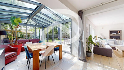 Maison familiale  de plain pied 150 m² ? Domaine privé sécurisé ? Jardin 1000 m² plein sud ? La Celle-Saint-Cloud ? Proche A13 et Parly 2