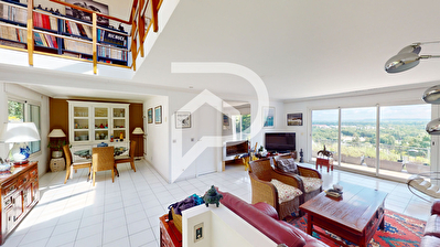 VUE EXCEPTIONELLE Maison de 238 m2 avec 5 chambres, jardin, garage voitures