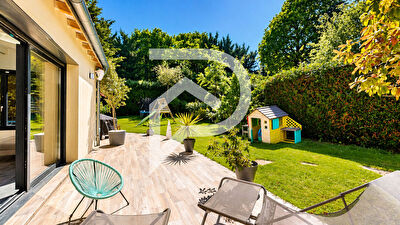 MAISON FAMILIALE INDÉPENDANTE DOMAINE PRIVÉ AU CALME  LE PORT-MARLY  4 CHAMBRES  JARDIN ARBORÉ 500 m² RÉNOVATION RÉCENTE  MAISON CONNECTÉE  DPE C