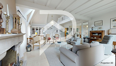 Maison individuelle dans le triangle d'or de Marly-le-Roi. DPE E, triple séjour, 6 chambres, jardin, garage