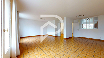 A LOUER MAISON de 125 m2 avec 4 chambres, séjour double, jardin et garage