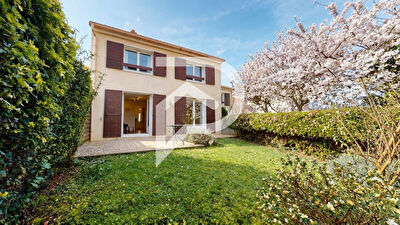 MAISON de 125 m2 avec 4 chambres, séjour double, jardin et garage