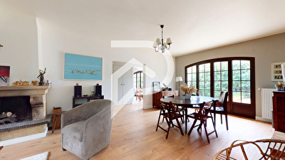 Maison rénovée à vendre à Marly-le-Roi -  DPE C, 5 chambres, jardin, sous-sol total